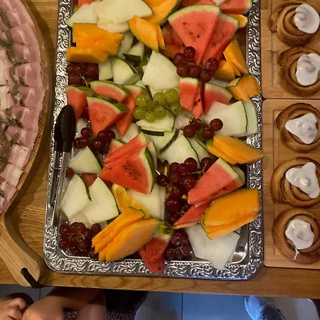 Godstrup - Cafe Og Restaurant Den Gamle Stald Frühstückspension *