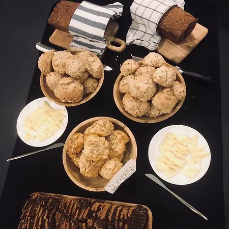 Bed & Breakfast Godstrup - Cafe Og Restaurant Den Gamle Stald *