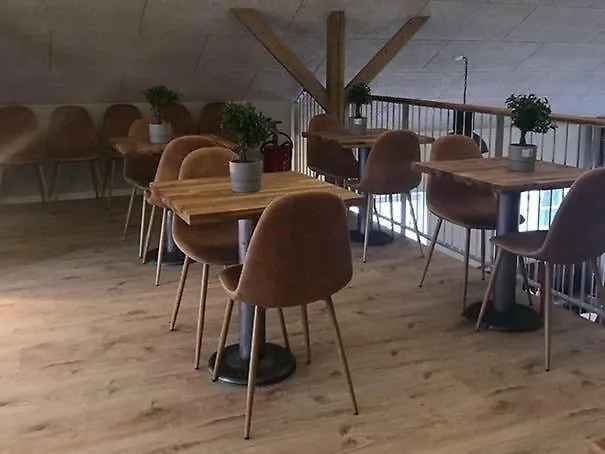 Godstrup - Cafe Og Restaurant Den Gamle Stald فندق مبيت وإفطار